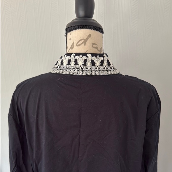 Dana Buchman XL Black Tunic with White Embroidery - Picture 6 of 8